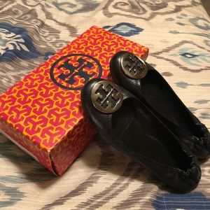 Tory Burch Reva Flats- Silver Logo- size 8